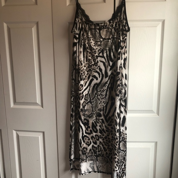 Fashion Nova Dresses & Skirts - 🔥🔥🔥🔥🔥🔥Slinky animal print dress/cover/nightie/slip 🔥🔥🔥🔥🔥🔥🔥🔥🔥🔥